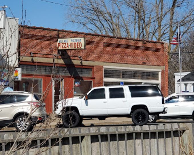 Walts Restaurant - Street View (newer photo)